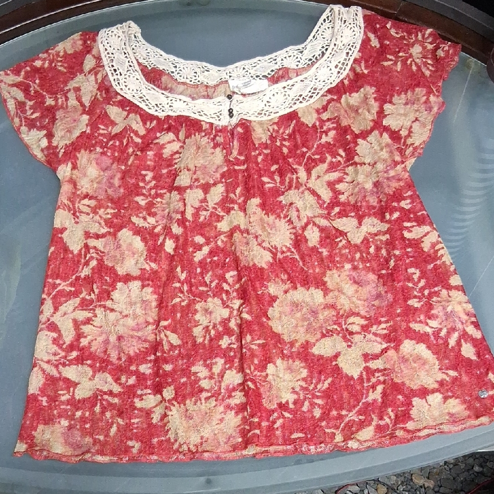 Floral Red Top with Lace Collar